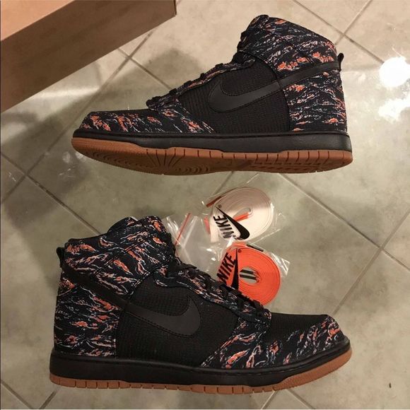 Nike Dunk High Supreme Futura - Picture 2 of 8